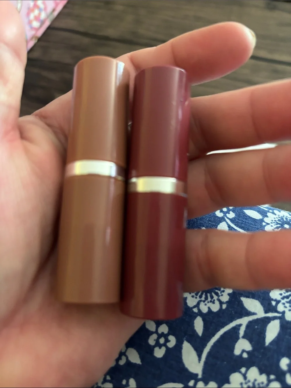 Clinique Lipstick & Skincare Set with Pink, Peach, Red Shades